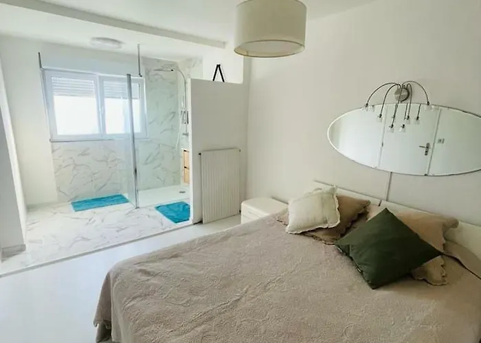 Warm House Close To Amenities Tarnos